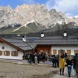 Jaegerhaus Agriturismo Alojamento de Turismo Rural Cortina dʼAmpezzo