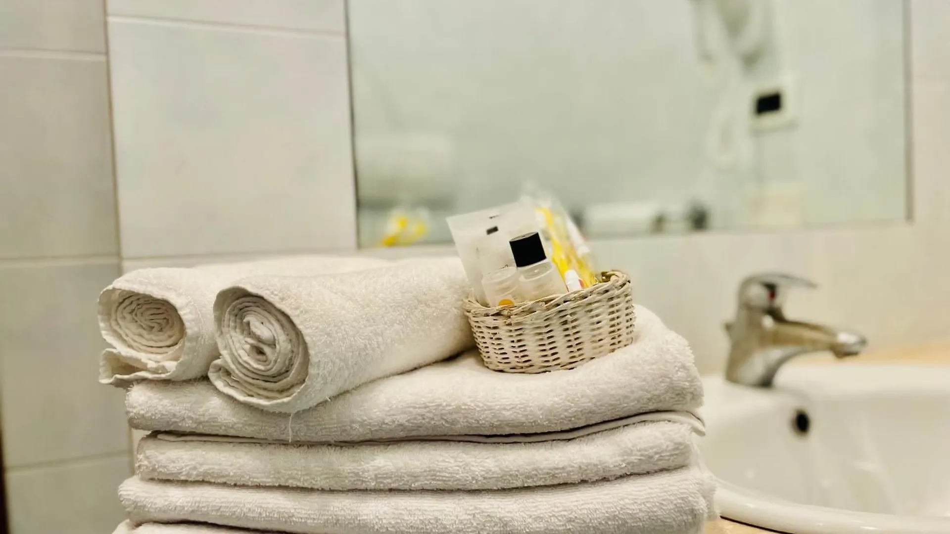 Hotel Rome Place 2*,  Italy
