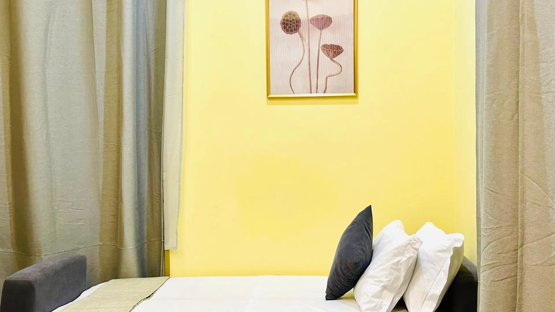 **  Hotel Rome Place Italy