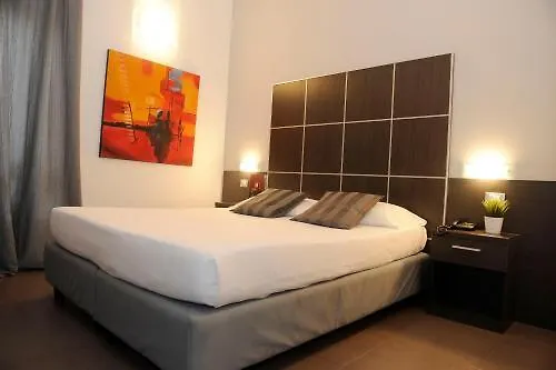 Hotel Rome Place 2*,  Italy